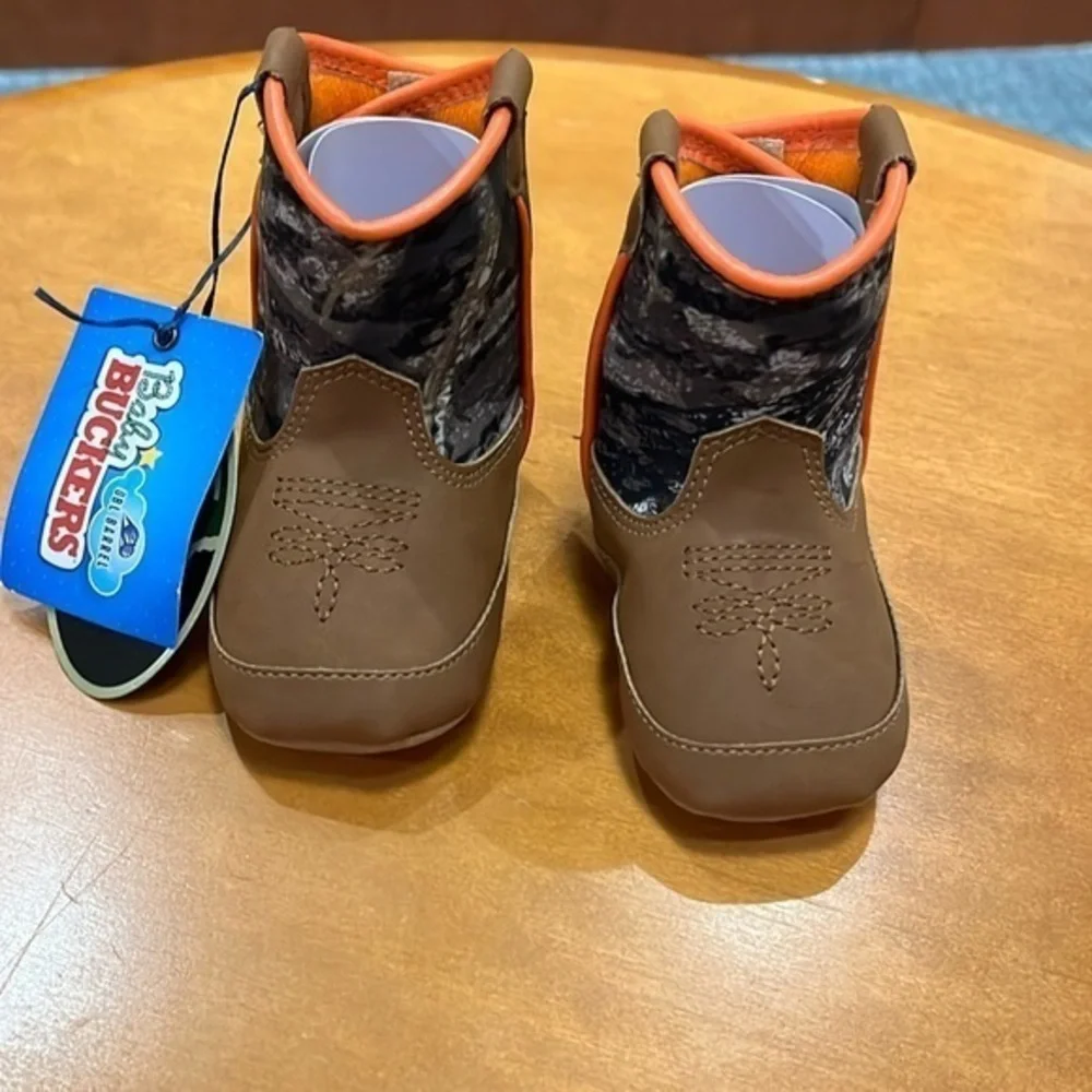 Baby buckers DBL barrel boots size one baby brand new in box 6 weeks to 3 months